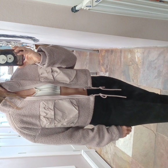 NWT Lavender Purple Cropped Fleece & Faux Fur Sherpa Big Pockets Zip-Up Jacket - Picture 5 of 13